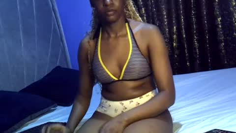 pretty_daniella online show from July 1, 10:39 am