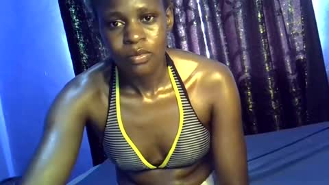 pretty_daniella online show from July 19, 6:28 am