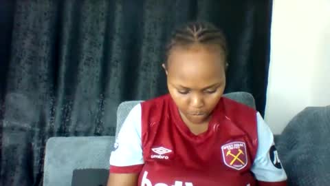 Snapshot of pretty_dee1 chatting on May 10, 6:57 pm pretty_dee1 online show from May 10, 6:57 pm