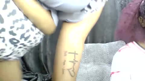 Snapshot of pretty_dee1 chatting on May 29, 9:40 am pretty_dee1 online show from May 29, 9:40 am