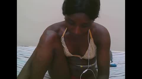 pretty online show from February 3, 12:53 am