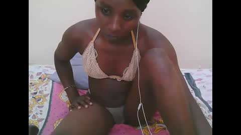 pretty online show from February 9, 7:45 am