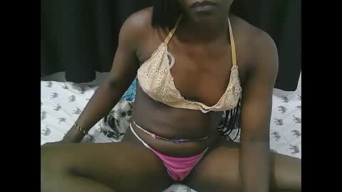 pretty online show from May 3, 11:33 pm