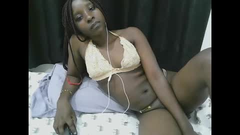 pretty online show from May 15, 10:50 pm