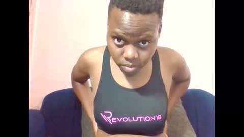 Snapshot of pretty_ebony23 chatting on May 25, 11:38 am chocolatebby90 online show from May 25, 11:38 am