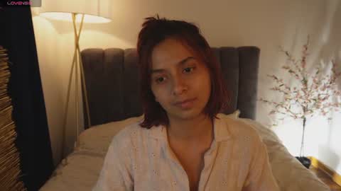pretty_goddess online show from June 28, 1:44 am
