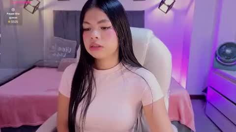pretty online show from July 25, 1:15 am