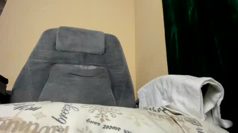 Snapshot of pretty_kitty_babe chatting on December 2, 10:20 am kezzy online show from December 2, 10:20 am