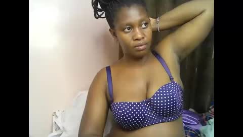 Snapshot of pretty_kylah chatting on May 17, 3:19 pm pretty_kylah online show from May 17, 3:19 pm