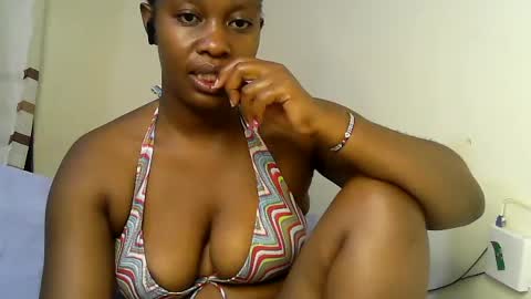 Snapshot of pretty_kylah chatting on July 2, 11:44 pm pretty_kylah online show from July 2, 11:44 pm