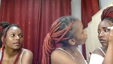 Pretty online show from February 17, 4:13 pm