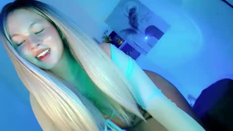 Flor online show from November 9, 5:06 am