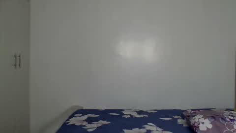 pretty luv1 online show from December 13, 9:42 pm