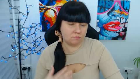 Snapshot of pretty_malika chatting on November 25, 2:55 am pretty_malika online show from November 25, 2:55 am