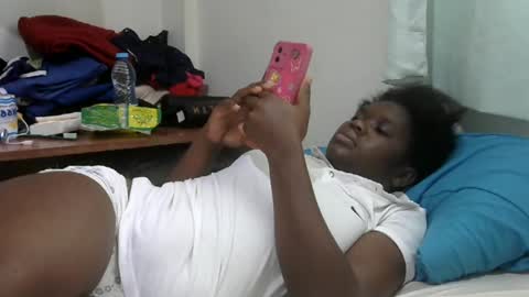Snapshot of pretty_melan chatting on June 3, 5:43 am pretty_melan online show from June 3, 5:43 am