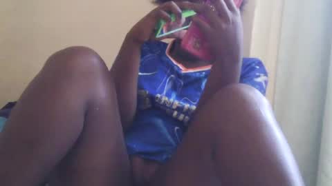 Snapshot of pretty_melan chatting on July 31, 8:25 am pretty_melan online show from July 31, 8:25 am
