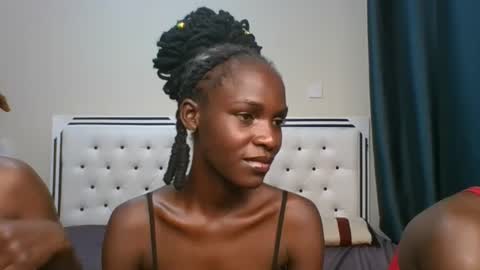Pretty online show from October 11, 8:18 pm