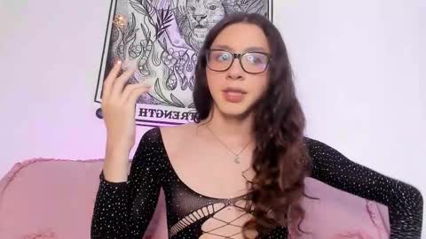 Snapshot of pretty_moonn_ chatting on February 13, 3:30 pm Pretty Moon online show from February 13, 3:30 pm