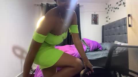 Pretty peaches online show from February 19, 1:45 am