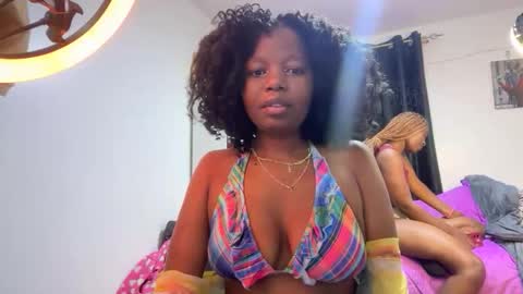 Pretty peaches online show from March 8, 11:19 pm