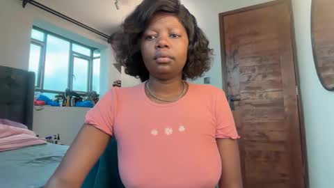 Pretty peaches online show from May 4, 3:46 am