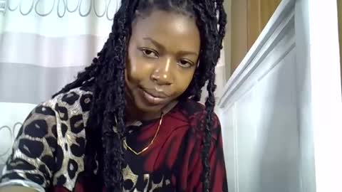 pretty_petite24 online show from January 28, 11:17 am