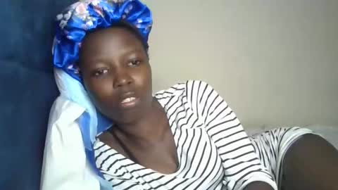 pretty_petite_ebony online show from February 13, 9:44 pm