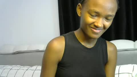 Snapshot of pretty_queennie chatting on August 1, 6:51 pm Pretty doll online show from August 1, 6:51 pm