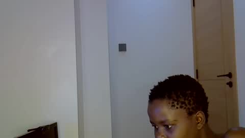 Snapshot of pretty_scooper chatting on June 4, 9:21 pm pretty_scooper online show from June 4, 9:21 pm