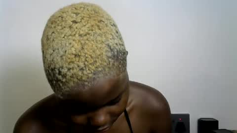 Snapshot of pretty_scooper chatting on June 21, 9:01 am pretty_scooper online show from June 21, 9:01 am