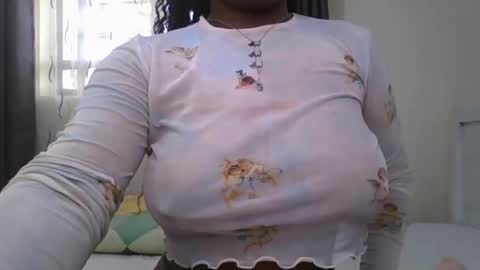 pretty_shila online show from November 3, 10:27 am