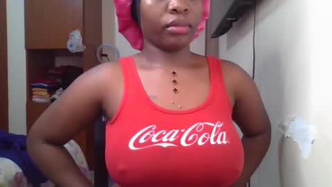 pretty_shila online show from April 29, 9:43 pm