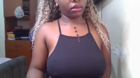 Snapshot of pretty_shila chatting on May 7, 11:21 pm pretty_shila online show from May 7, 11:21 pm