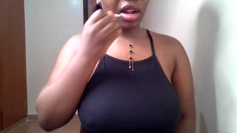 Snapshot of pretty_shila chatting on June 15, 9:44 am pretty_shila online show from June 15, 9:44 am