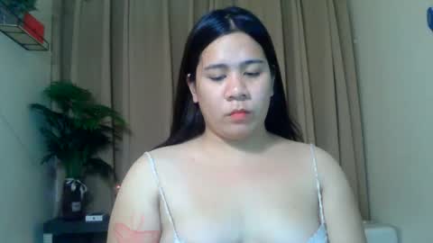 pretty stela online show from November 9, 2:15 pm