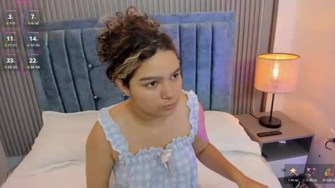 Snapshot of pretty_sunlight_ chatting on May 14, 9:43 pm Daisy Flower online show from May 14, 9:43 pm