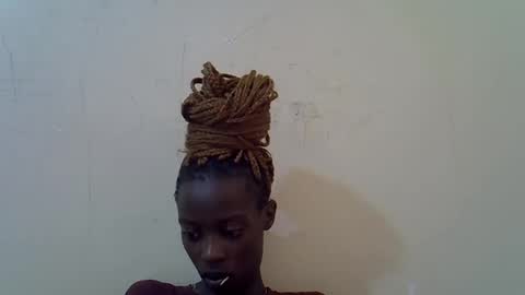 Vee online show from February 25, 7:51 am