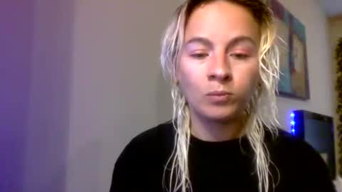Snapshot of prettybabypetite chatting on March 24, 3:50 pm Missy Jack online show from March 24, 3:50 pm