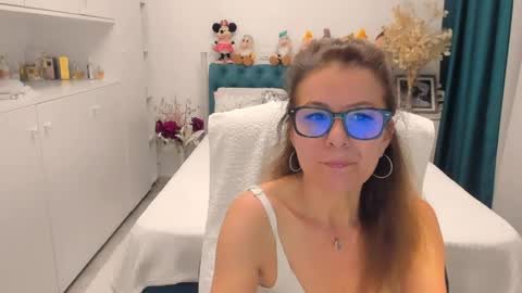 Snapshot of prettyblackeyes chatting on May 20, 6:41 am wilma online show from May 20, 6:41 am