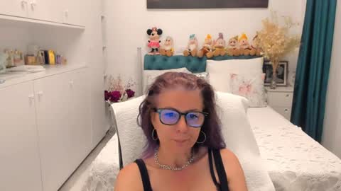 Snapshot of prettyblackeyes chatting on June 15, 5:42 am wilma online show from June 15, 5:42 am