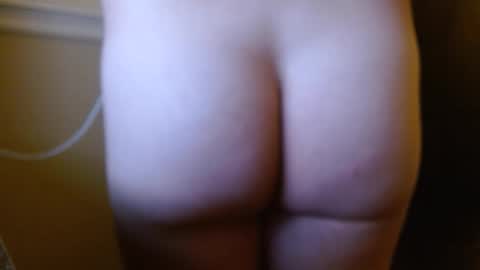 prettyboiswag001 online show from May 3, 12:38 am