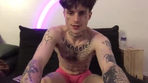 Snapshot of prettyboyszn chatting on October 23, 3:17 am pretty boy online show from October 23, 3:17 am