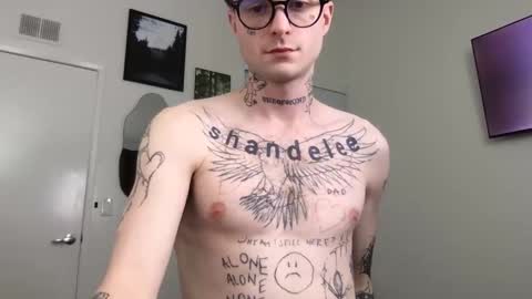 Snapshot of prettyboyszn chatting on January 11, 2:16 am pretty boy online show from January 11, 2:16 am