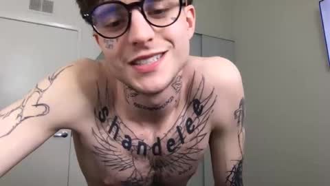 Snapshot of prettyboyszn chatting on January 12, 12:38 am pretty boy online show from January 12, 12:38 am