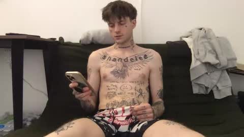 Snapshot of prettyboyszn chatting on January 15, 6:07 am pretty boy online show from January 15, 6:07 am