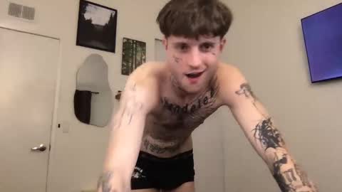 Snapshot of prettyboyszn chatting on January 19, 5:44 am pretty boy online show from January 19, 5:44 am