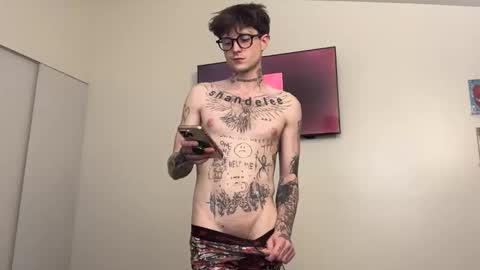 Snapshot of prettyboyszn chatting on February 14, 2:19 am pretty boy online show from February 14, 2:19 am