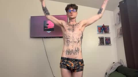 Snapshot of prettyboyszn chatting on February 23, 5:38 am pretty boy online show from February 23, 5:38 am