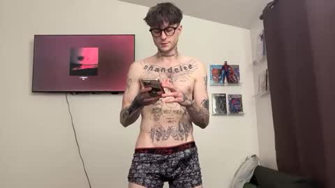 Snapshot of prettyboyszn chatting on February 24, 2:09 am pretty boy online show from February 24, 2:09 am