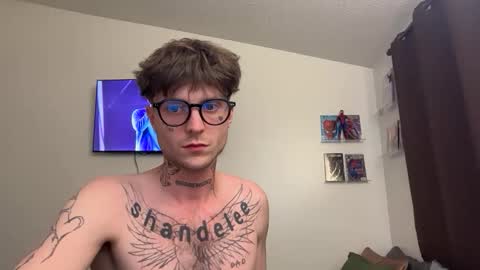 Snapshot of prettyboyszn chatting on March 3, 3:56 am pretty boy online show from March 3, 3:56 am